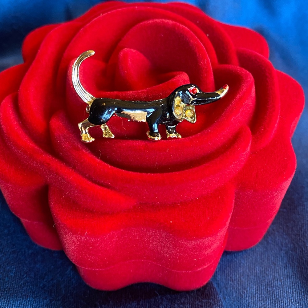 Vintage Dachshund Dog Brooch
